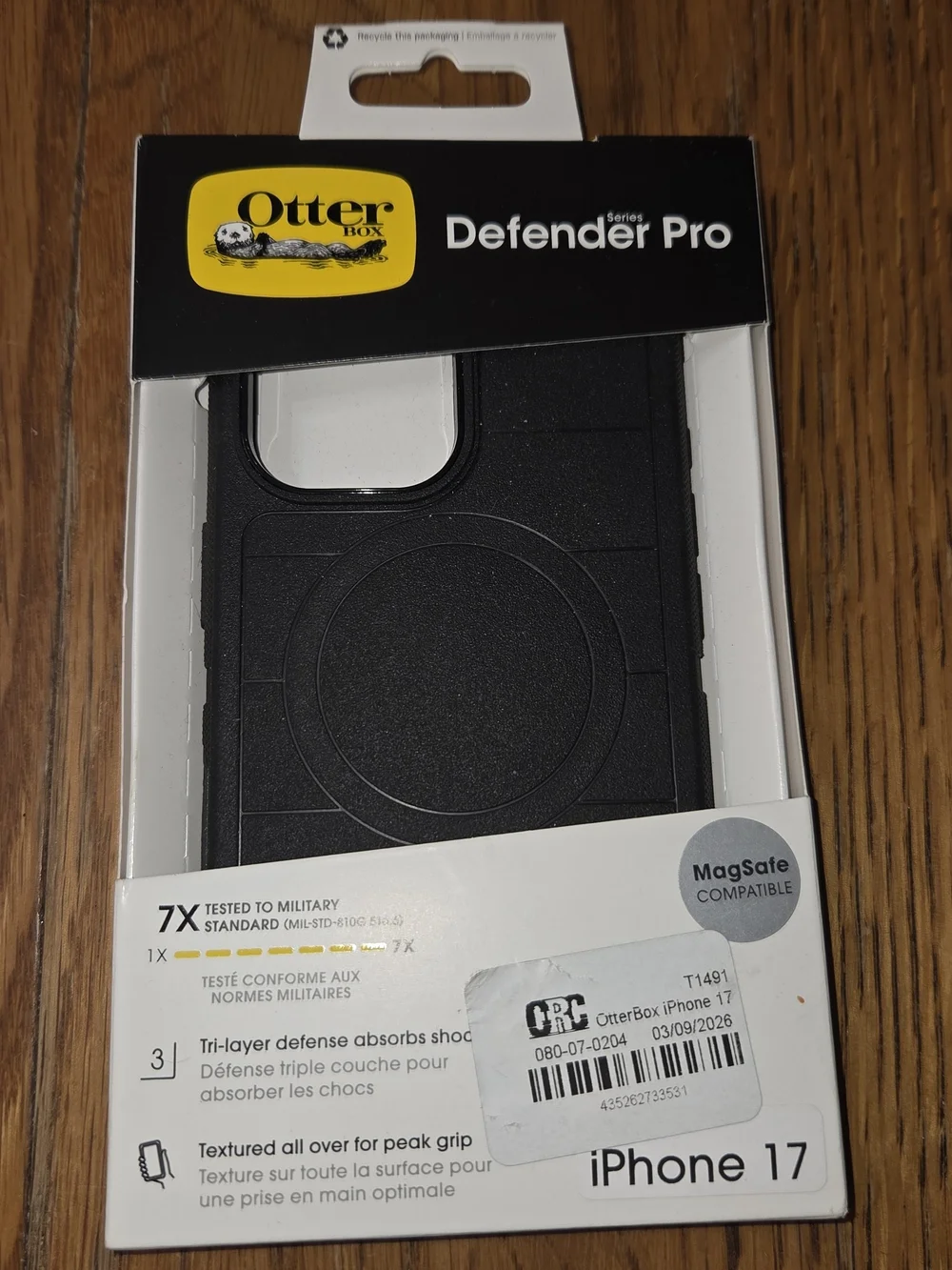 New, OtterBox Defender Pro iPhone 17 Case - Black. Cp